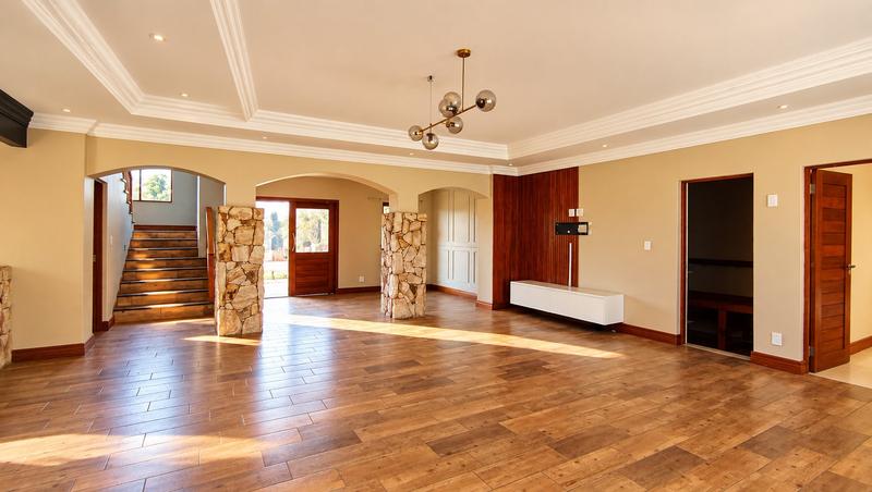 5 Bedroom Property for Sale in Xanadu North West